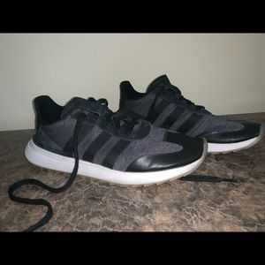 Adidas Tennis Shoes 🏃🏻‍♀️